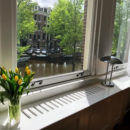The Monumental Canal House Sam *